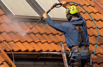 Démoussage et hydrofuge de toiture à Daoulas